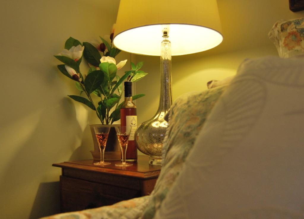 Cutmore Cottages - Meurants Manor Stanhope Gardens Bilik gambar