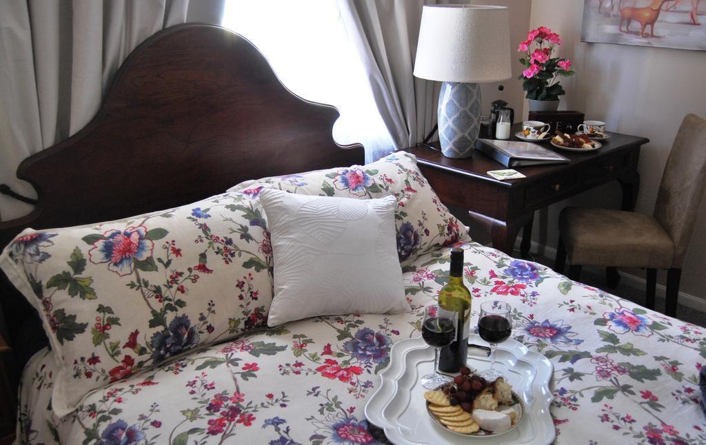 Cutmore Cottages - Meurants Manor Stanhope Gardens Bilik gambar