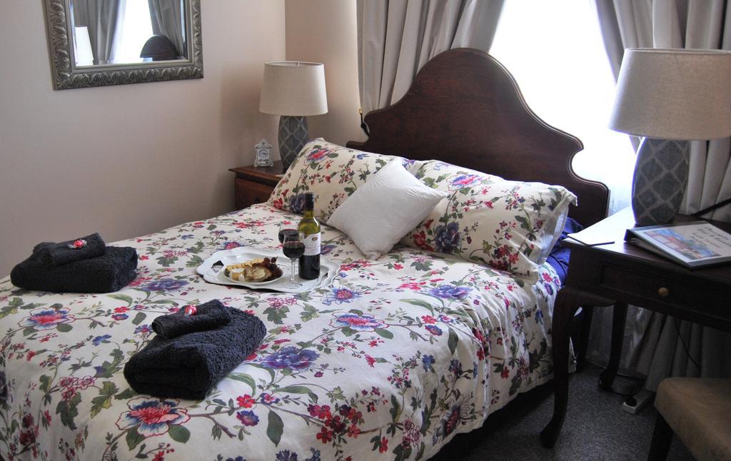 Cutmore Cottages - Meurants Manor Stanhope Gardens Bilik gambar
