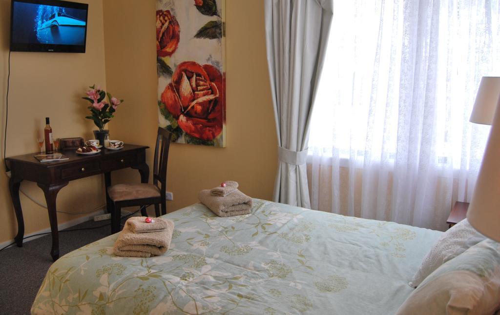 Cutmore Cottages - Meurants Manor Stanhope Gardens Bilik gambar
